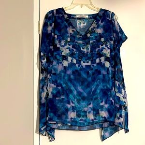 Peter Nygard poncho style top for women with a cutout on the shoulder. Sz S